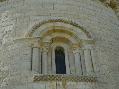 Ermita de Las Fuentes (Amusco). Fiestra no ábside